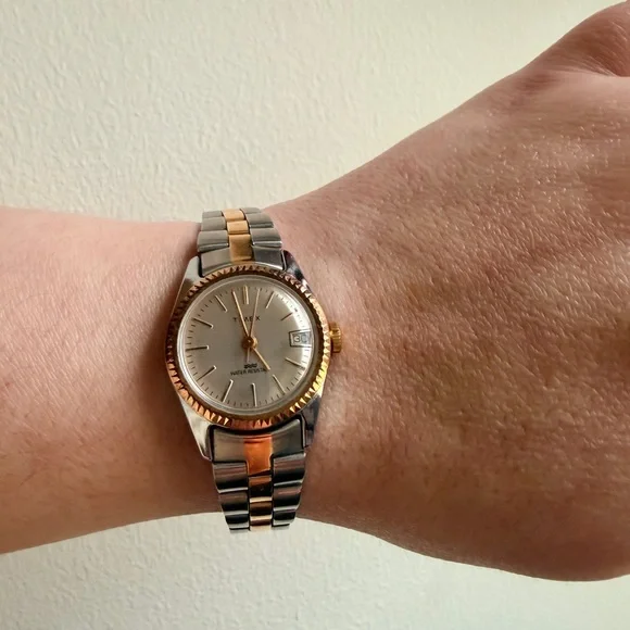 Retire Timex Two-Tone Silver and Gold-plated bracelets (3 items) - Picture 7 of 9